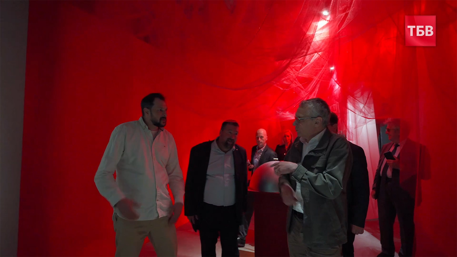 58221217440875835883