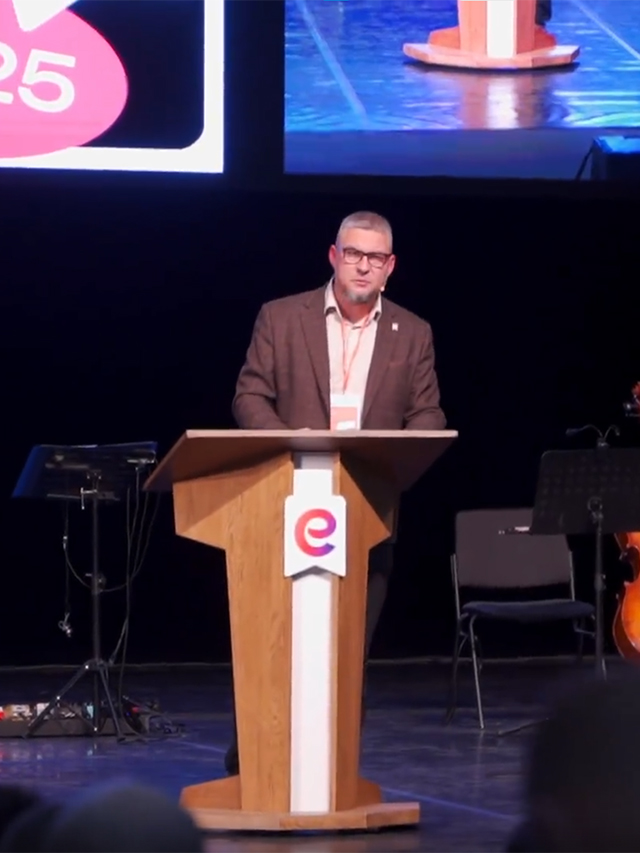 58563680953189693707