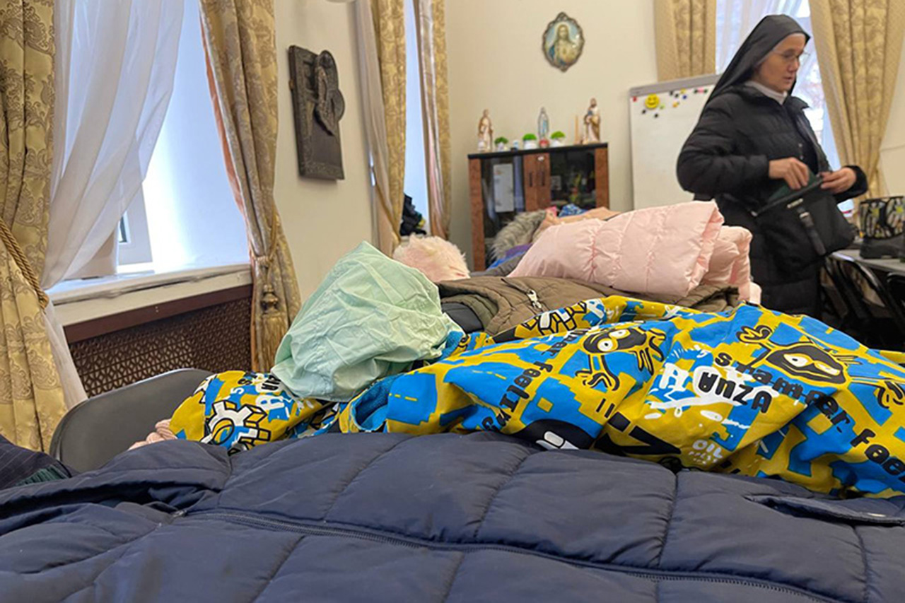 photo_5244579626393209775_y