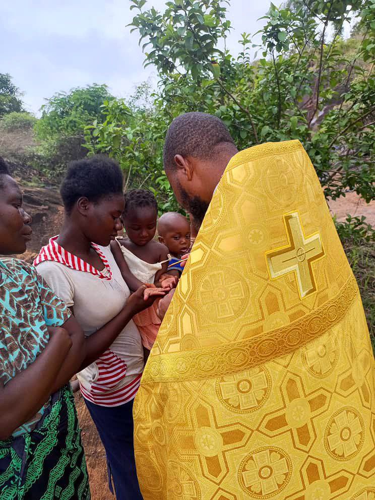 photo_5274241890310097751_y