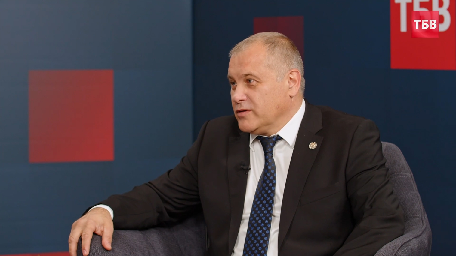 59054006617408174982