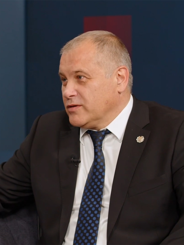 59054006617408174985