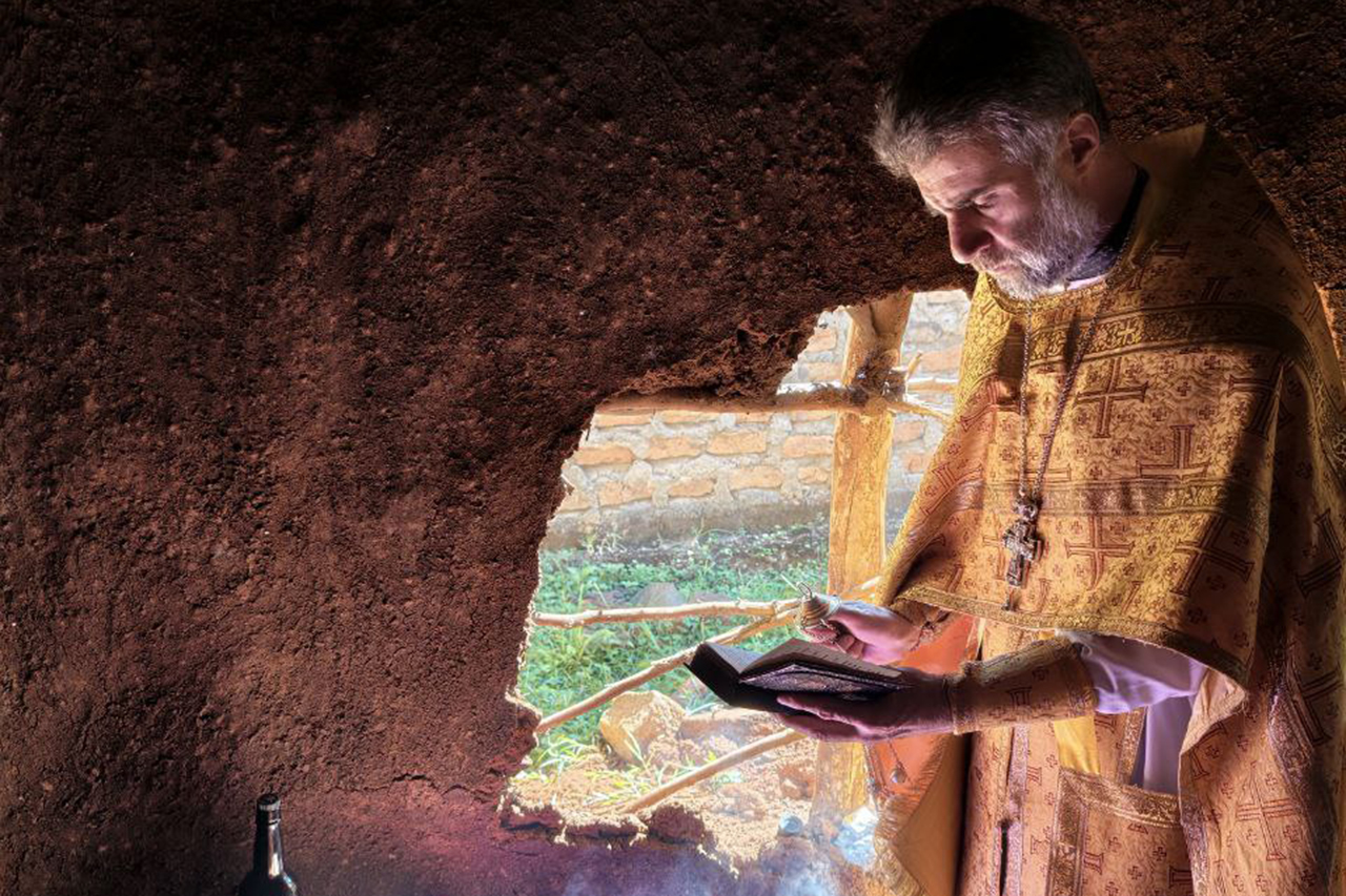 photo_5292254098386258722_y1