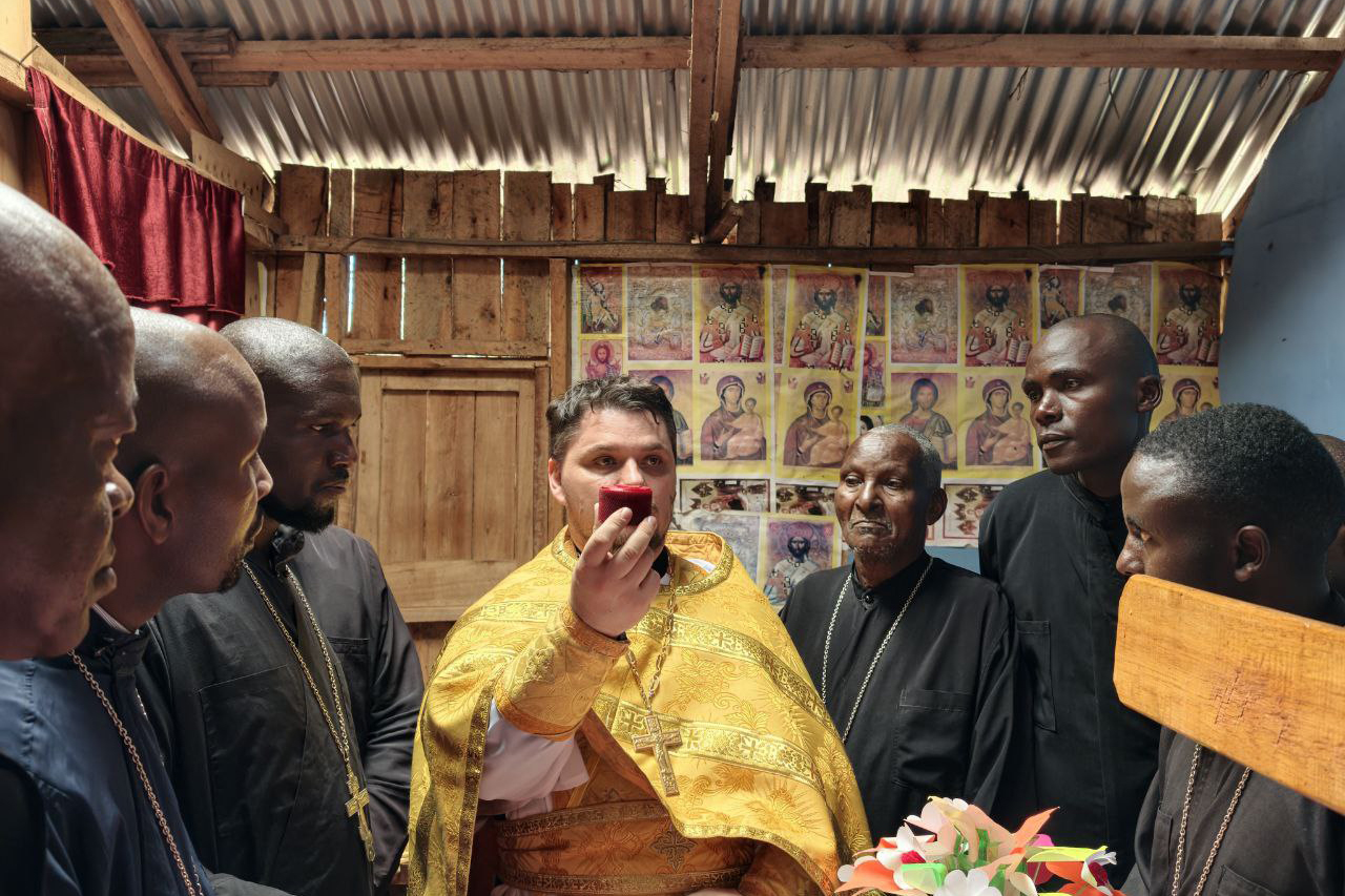 photo_5292254098386258726_y