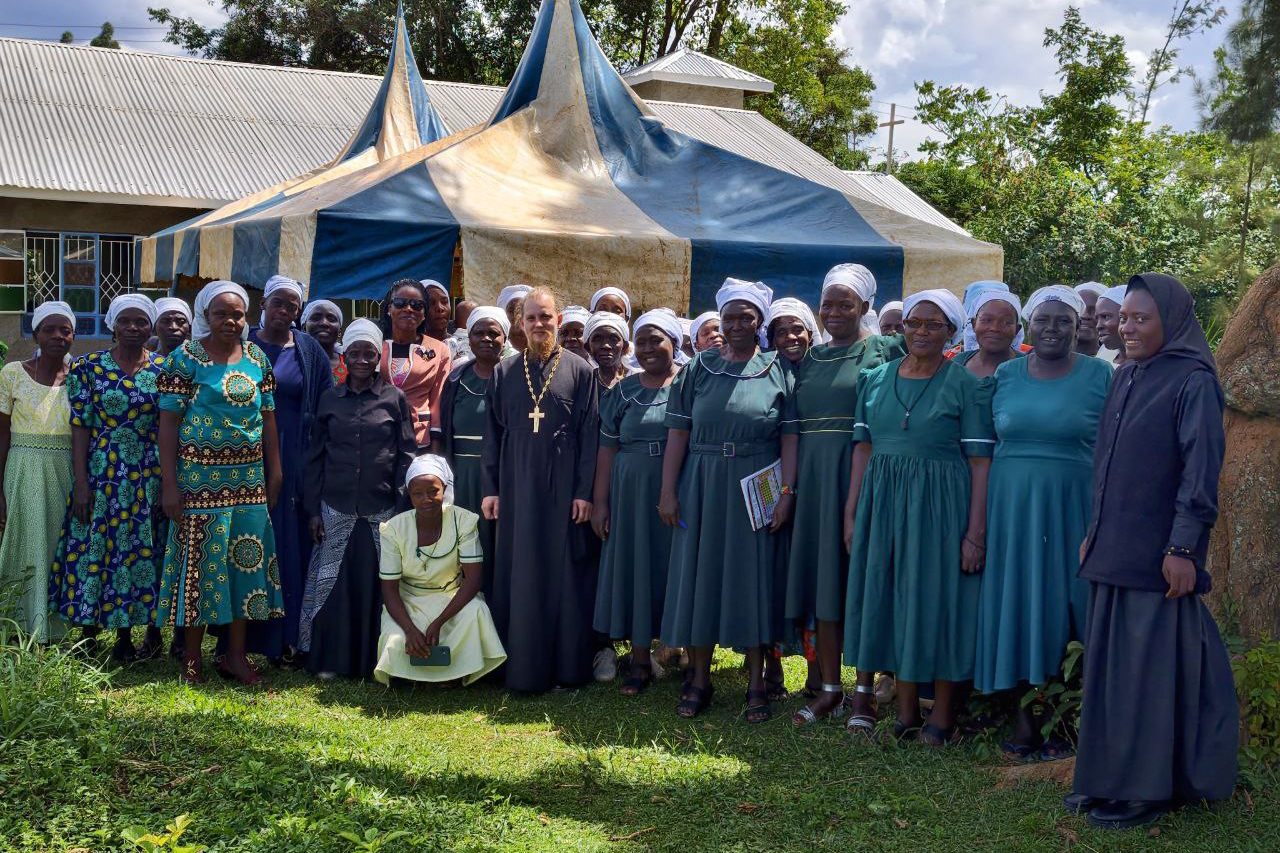 photo_5292254098386258735_y