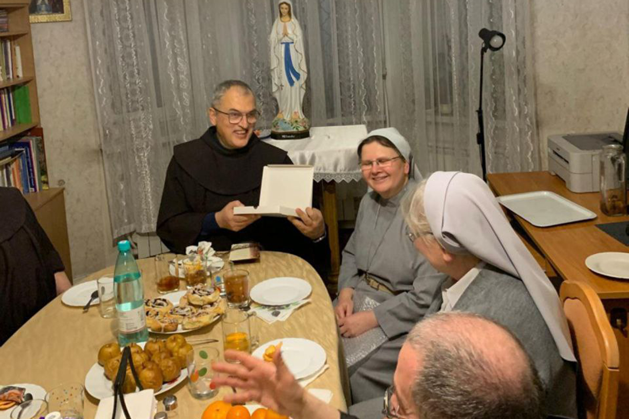 photo_5231149512766722916_y