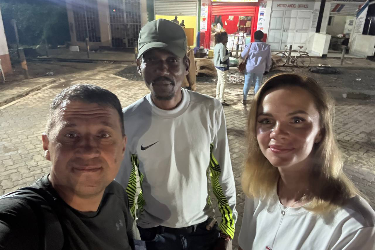 photo_5269655067101434840_y