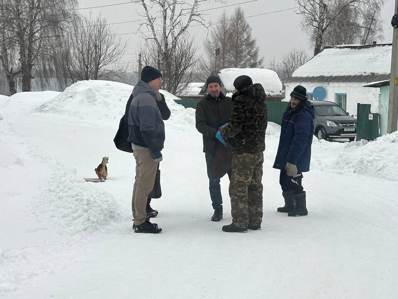 photo_5352698732215997297_y