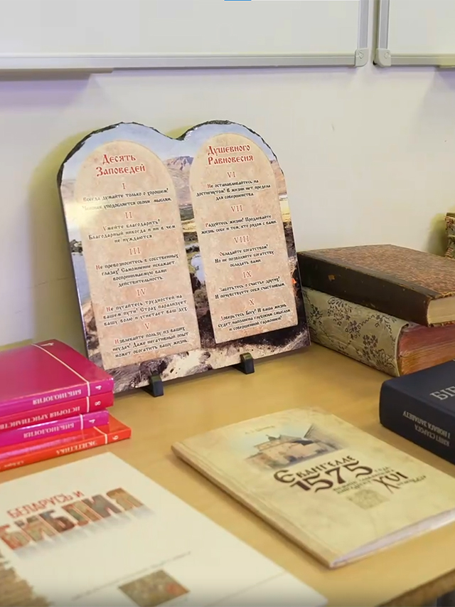 photo_58540723923495847198