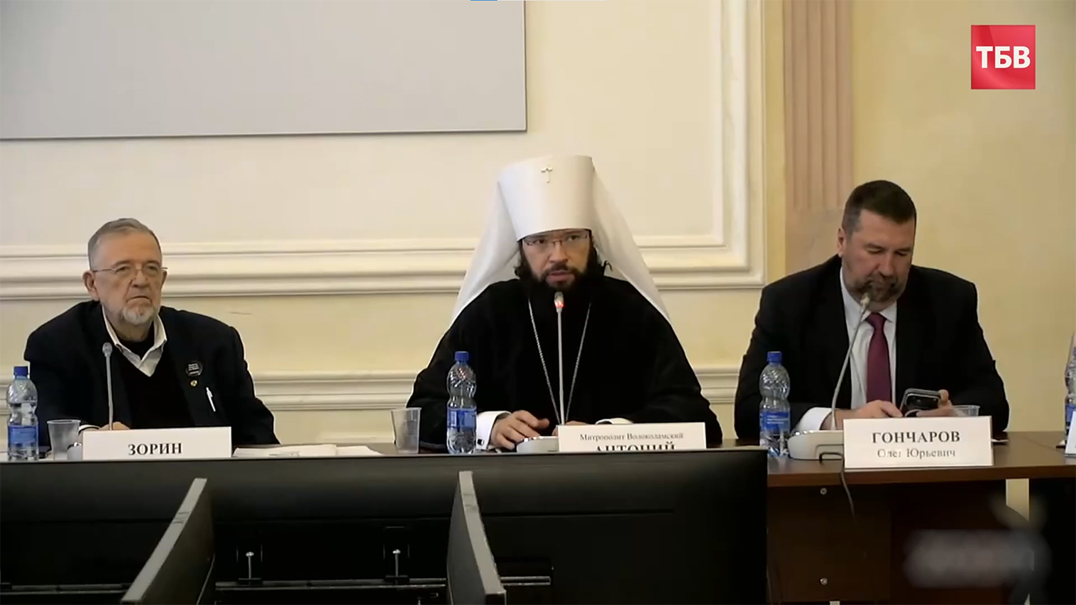 photo_5923374515759025294_x3