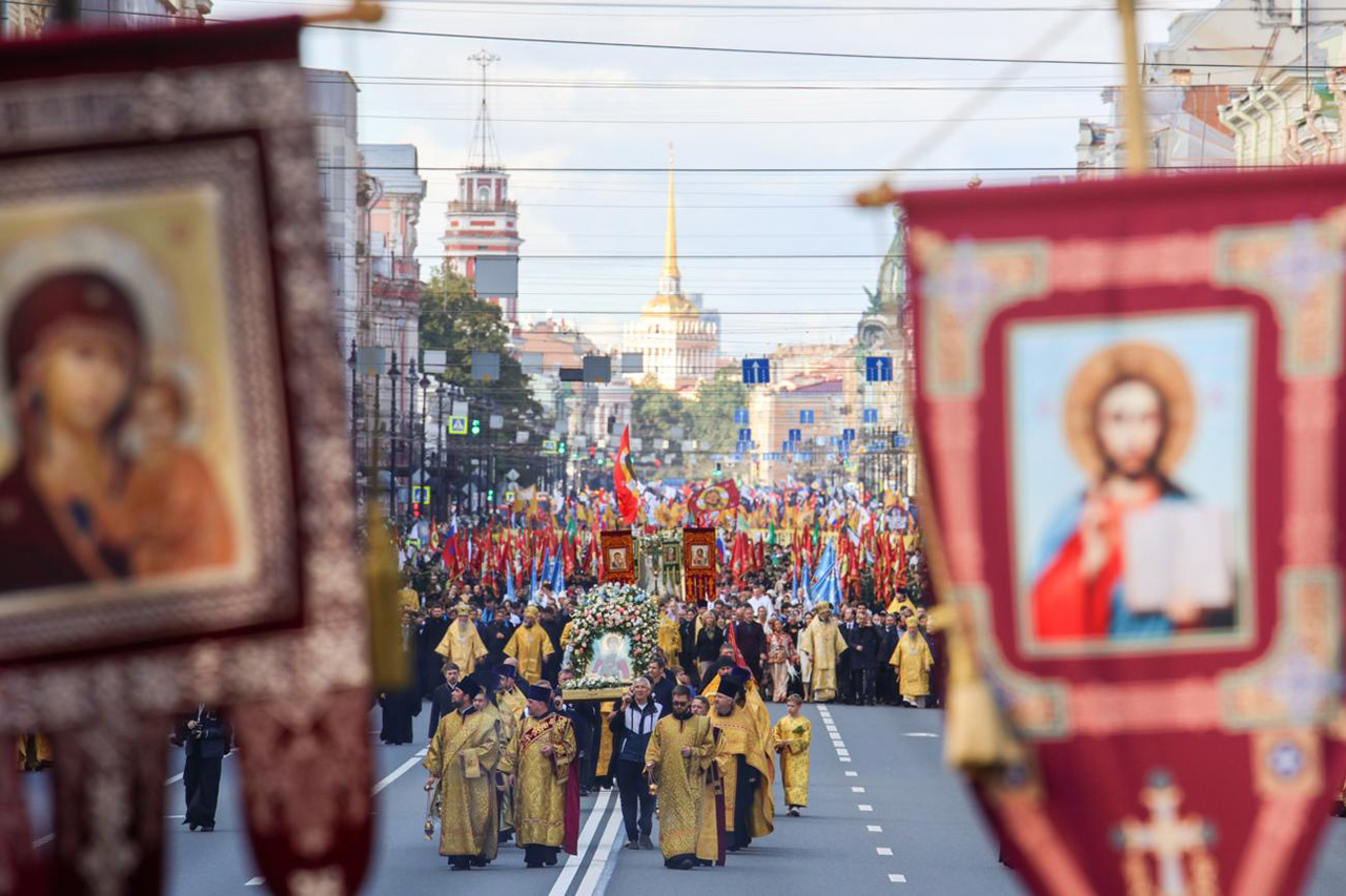 Общегородской крестный ход в Санкт-Петербурге